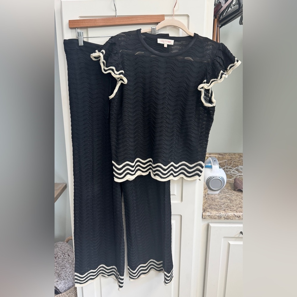 Solitaire Black Knit crochet Two-Piece Set with Cream Trim